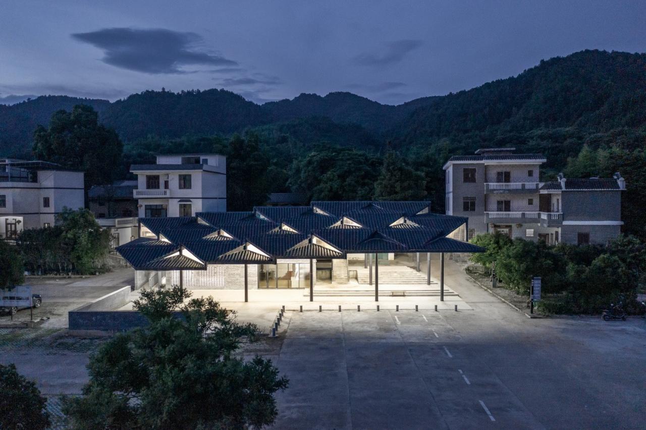 BIM建筑|乡土建筑的单元式转译 ——南粤古驿道梅岭驿站创作实践 / GDAD-城市建筑工作室 BIM建筑|乡土建筑的单元式转译 ——南粤古驿道梅岭驿站创作实践 / GDAD-城市建筑工作室