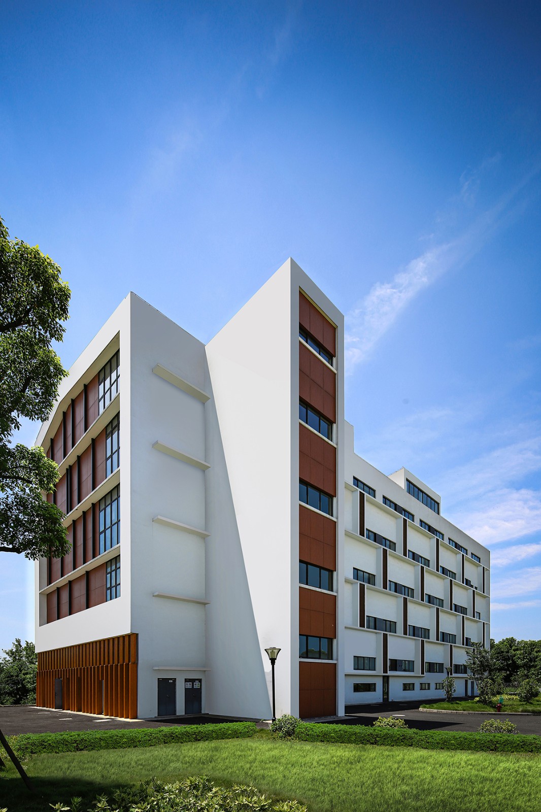 BIM建筑|赵巷康宁养护院建筑设计—这里欢迎自由的老灵魂 / 上海久利建筑事务所 BIM建筑|赵巷康宁养护院建筑设计—这里欢迎自由的老灵魂 / 上海久利建筑事务所