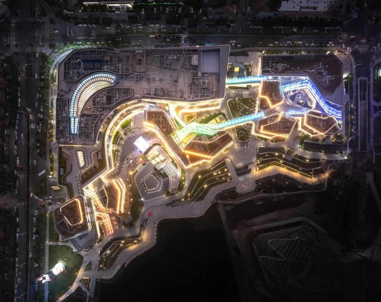 BIM建筑|湖畔购物新体验:金湾商都落成开业 / 10 Design BIM建筑|湖畔购物新体验:金湾商都落成开业 / 10 Design