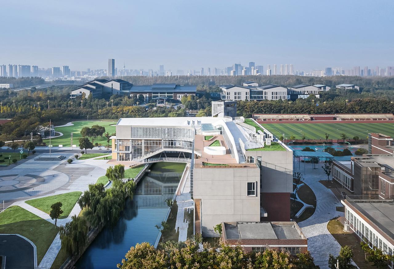 BIM建筑|桥上教学楼 - 盐城外国语学校创新中心 / 普泛建筑 BIM建筑|桥上教学楼 - 盐城外国语学校创新中心 / 普泛建筑