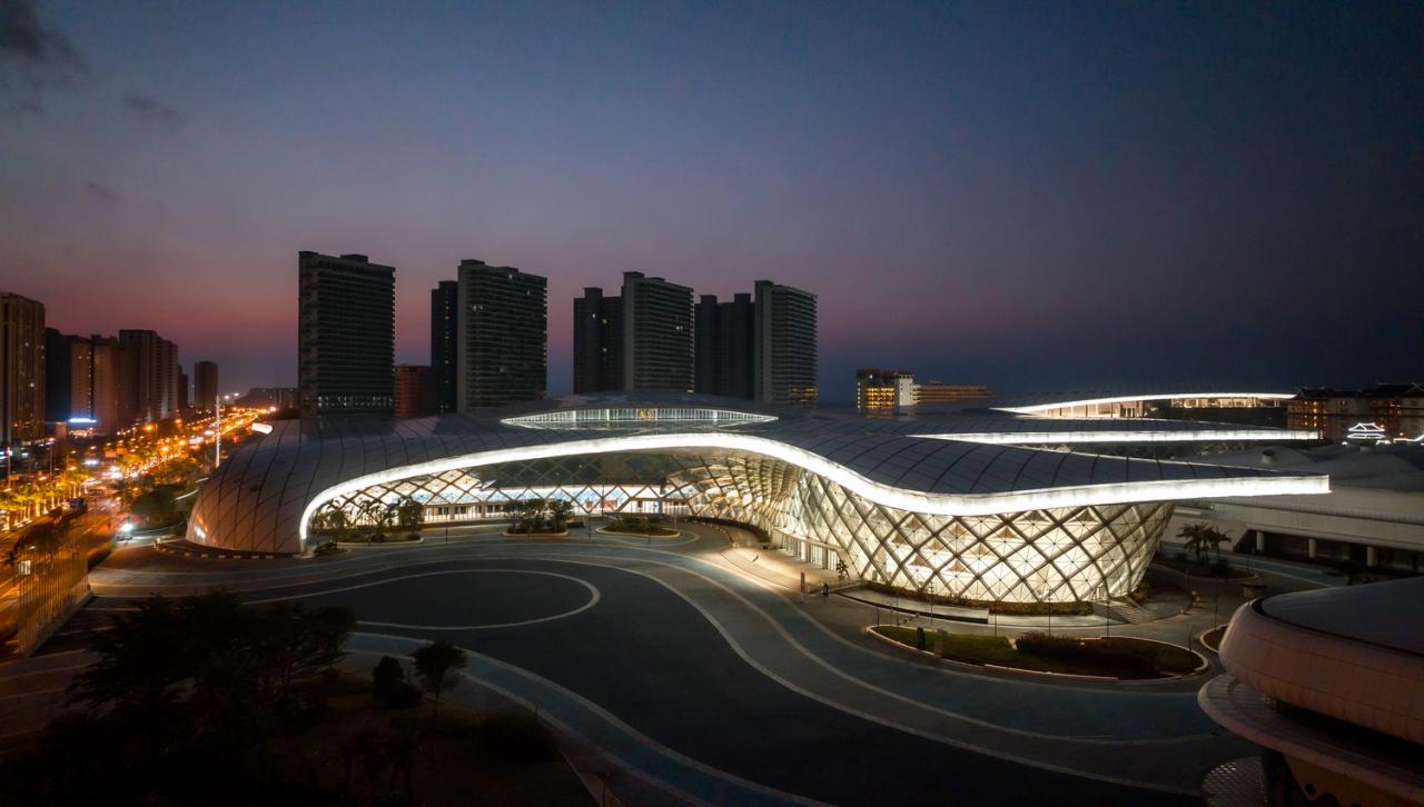BIM建筑|海南国际会展中心二期 / 深圳H+L建筑工作室 + 柏涛设计 BIM建筑|海南国际会展中心二期 / 深圳H+L建筑工作室 + 柏涛设计