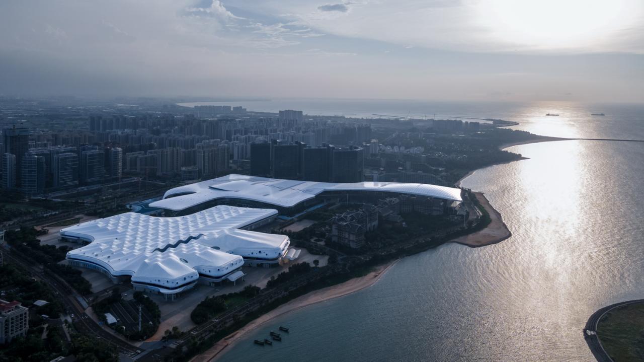 BIM建筑|海南国际会展中心二期 / 深圳H+L建筑工作室 + 柏涛设计 BIM建筑|海南国际会展中心二期 / 深圳H+L建筑工作室 + 柏涛设计