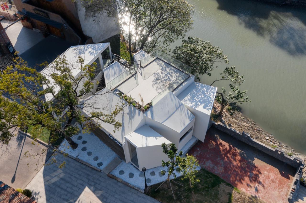 BIM建筑|上海云间粮仓 “人民河畔悬浮的太空盒”LILITH莉莉斯小屋 / DCDSAA淀川建筑事务所 BIM建筑|上海云间粮仓 “人民河畔悬浮的太空盒”LILITH莉莉斯小屋 / DCDSAA淀川建筑事务所