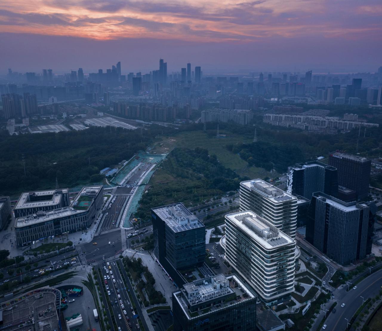 BIM建筑|流动立面平衡方正体量:南京金地威新 ▪ 雨花创新中心 / 成执设计 BIM建筑|流动立面平衡方正体量:南京金地威新 ▪ 雨花创新中心 / 成执设计