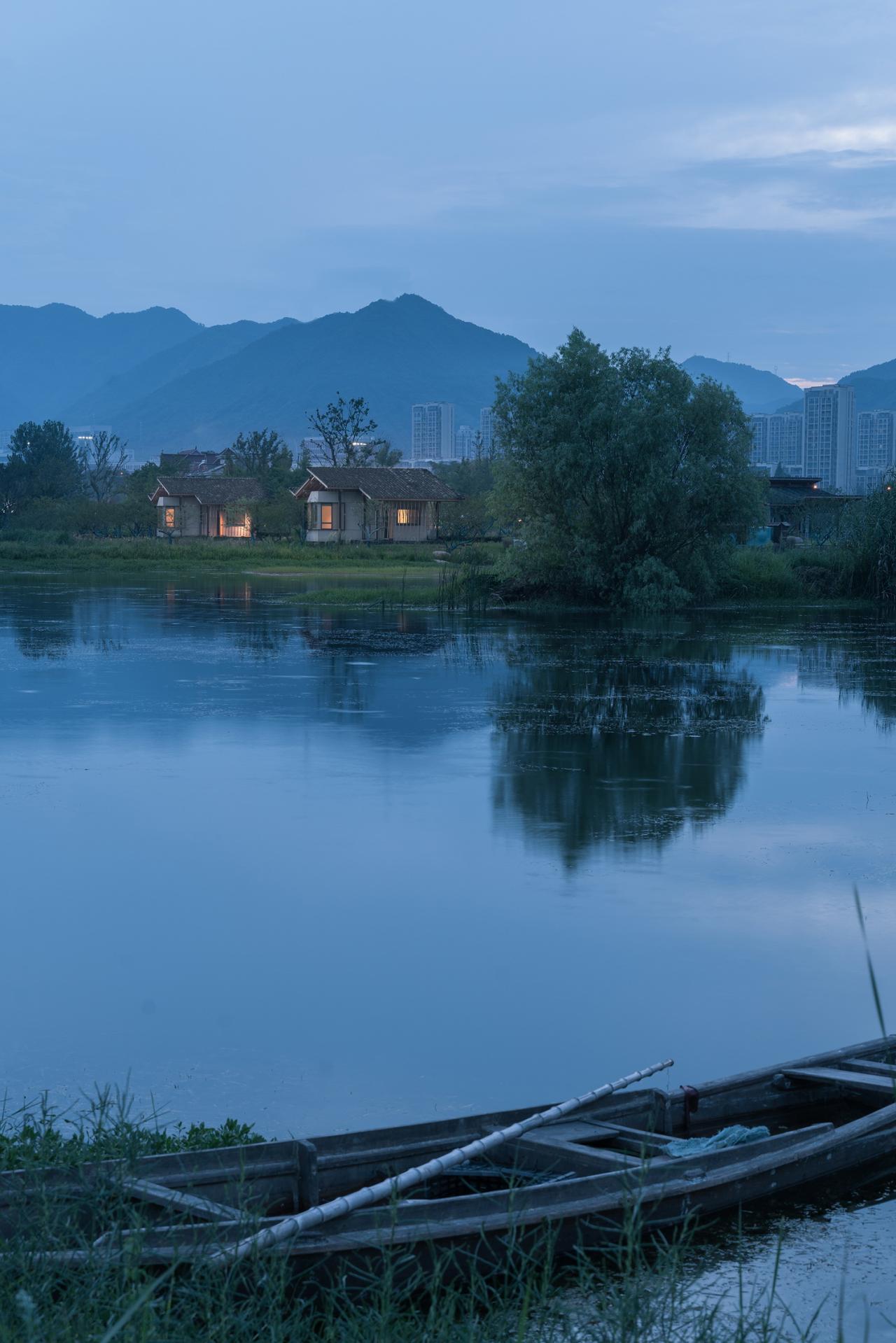 BIM建筑|富阳阳陂湖湿地生态酒店 / 尌林建筑 BIM建筑|富阳阳陂湖湿地生态酒店 / 尌林建筑