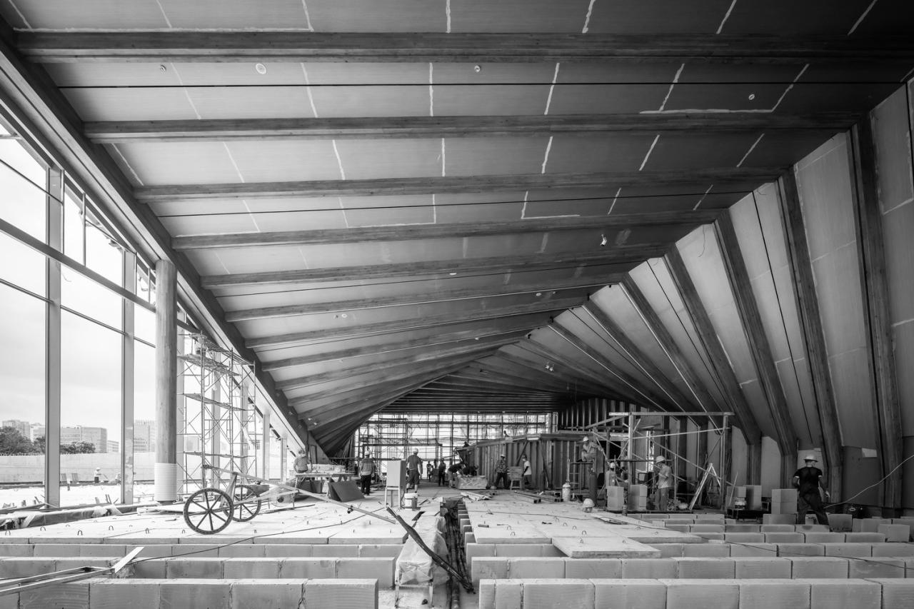 BIM建筑|武汉城建 · 花山印象:旋扭的动感 / 成执设计 BIM建筑|武汉城建 · 花山印象:旋扭的动感 / 成执设计