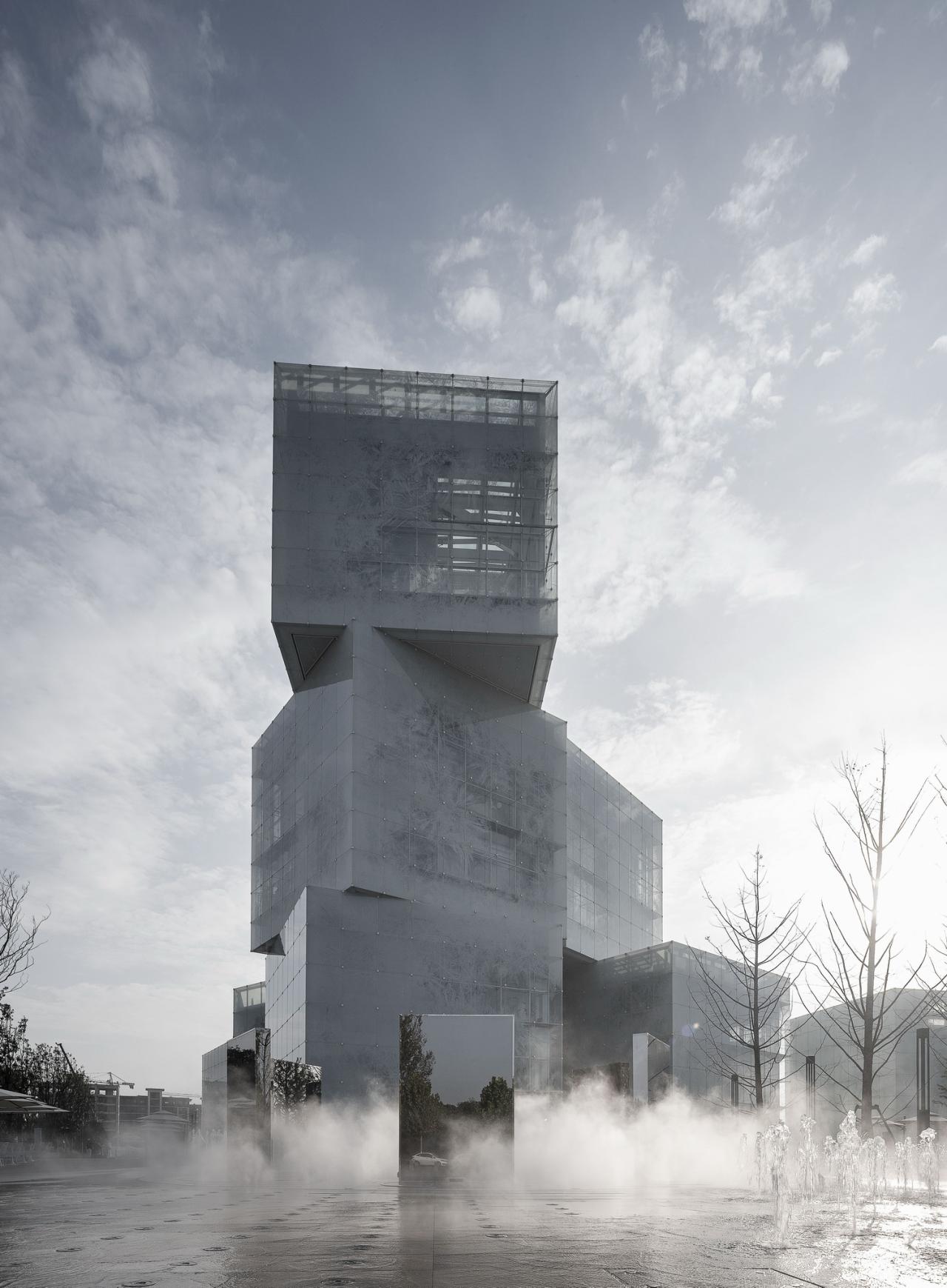 BIM建筑|中原融创文旅城:魔法光影和大冰块的梦幻奇遇 / PROL光石 BIM建筑|中原融创文旅城:魔法光影和大冰块的梦幻奇遇 / PROL光石