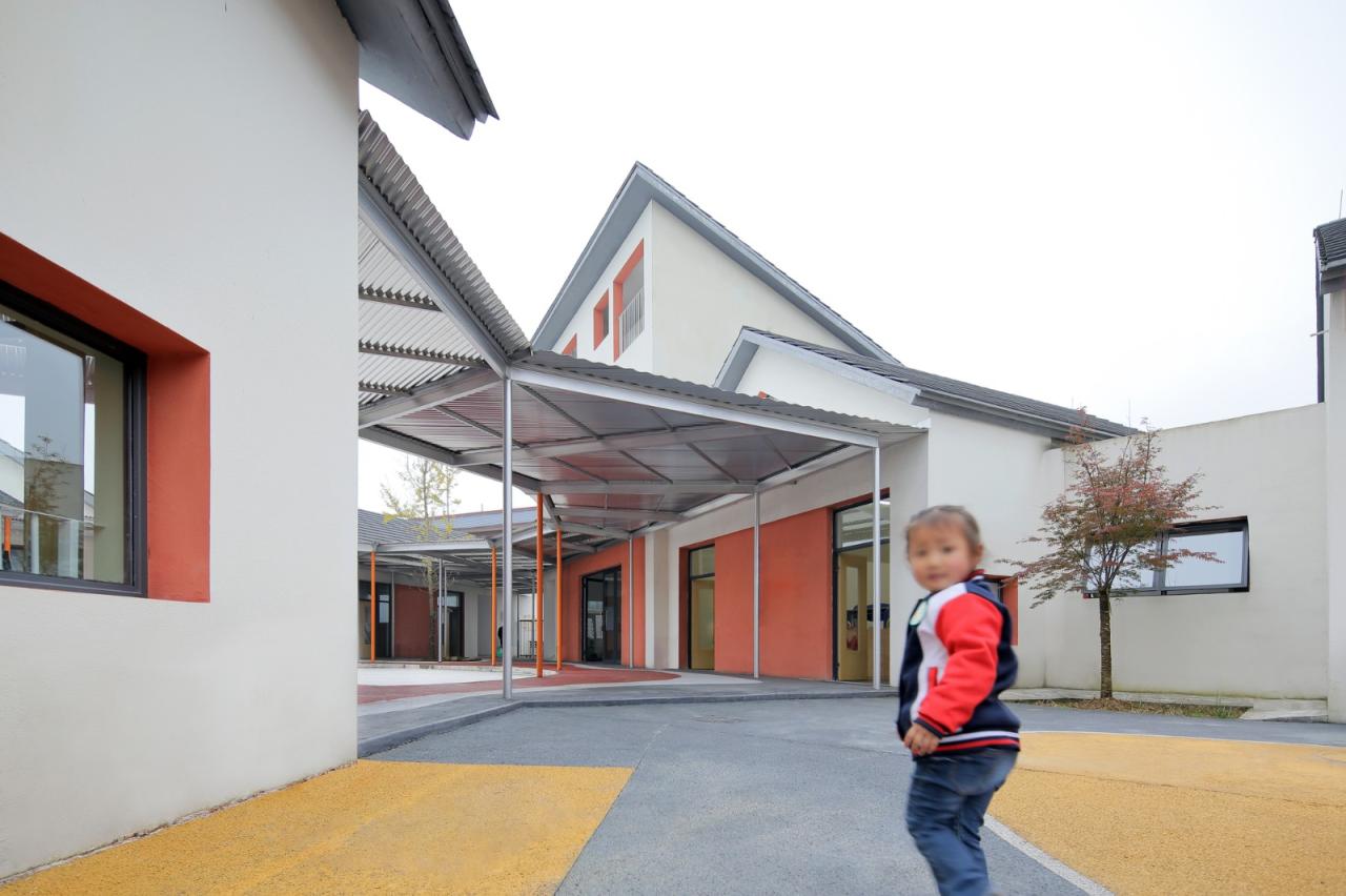 BIM建筑|大坪乡幼儿园 / 东意建筑 BIM建筑|大坪乡幼儿园 / 东意建筑