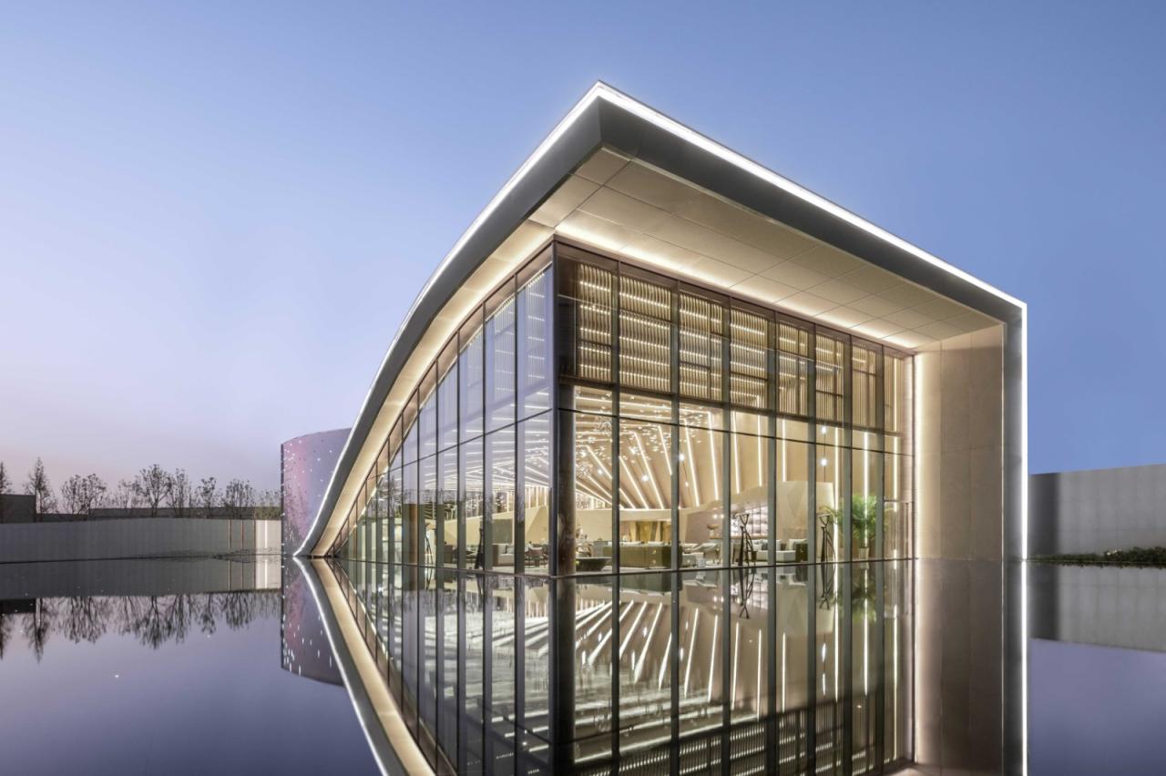 BIM建筑|武汉城建 · 花山印象:旋扭的动感 / 成执设计 BIM建筑|武汉城建 · 花山印象:旋扭的动感 / 成执设计