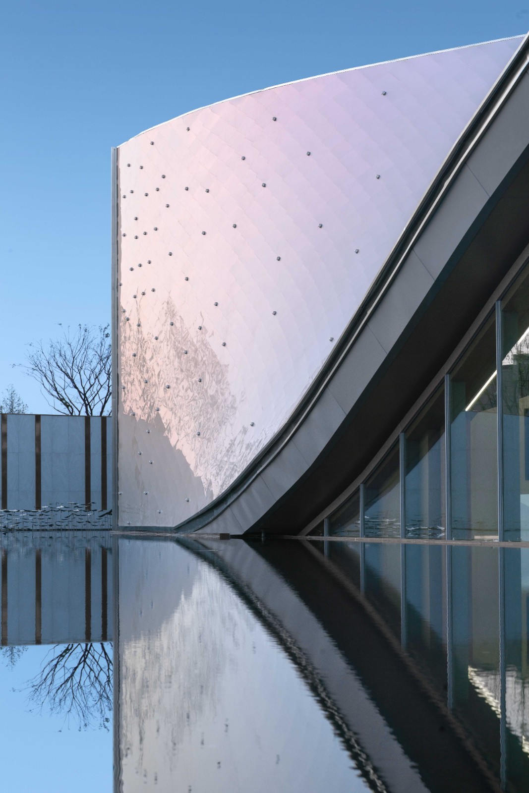 BIM建筑|武汉城建 · 花山印象:旋扭的动感 / 成执设计 BIM建筑|武汉城建 · 花山印象:旋扭的动感 / 成执设计