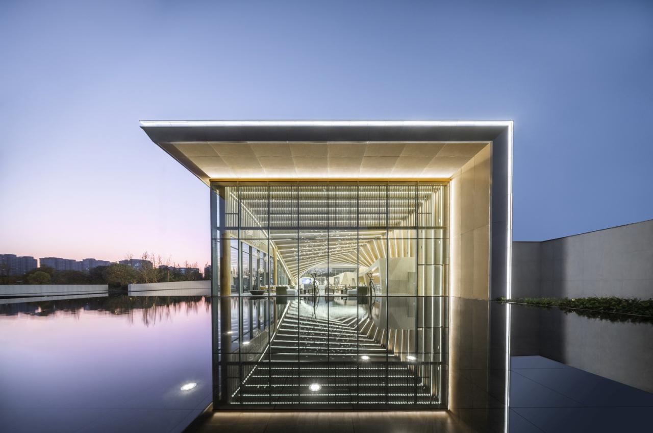 BIM建筑|武汉城建 · 花山印象:旋扭的动感 / 成执设计 BIM建筑|武汉城建 · 花山印象:旋扭的动感 / 成执设计