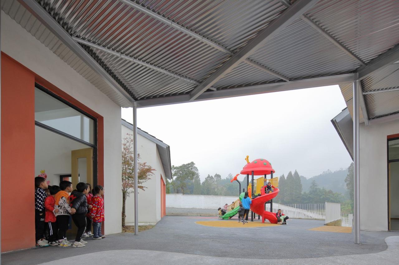 BIM建筑|大坪乡幼儿园 / 东意建筑 BIM建筑|大坪乡幼儿园 / 东意建筑