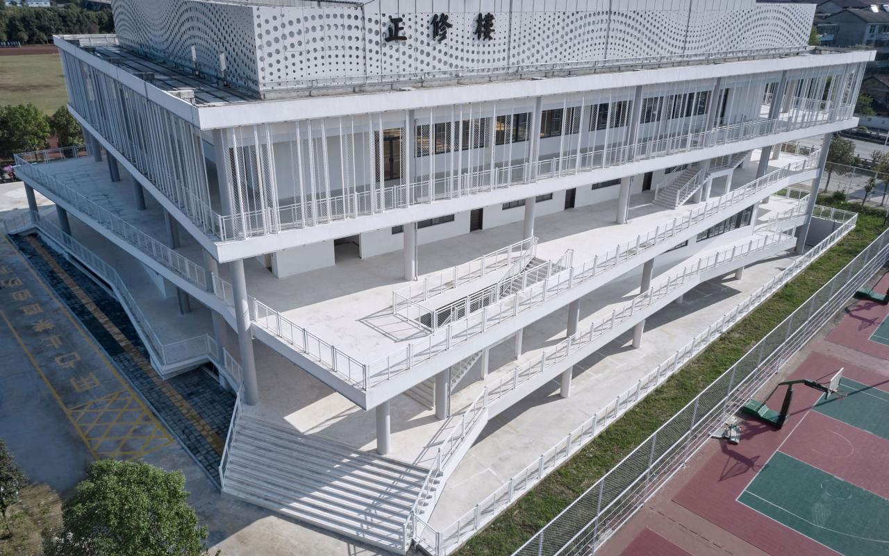 BIM建筑|宜黄一中综合楼 / 以靠建筑 BIM建筑|宜黄一中综合楼 / 以靠建筑