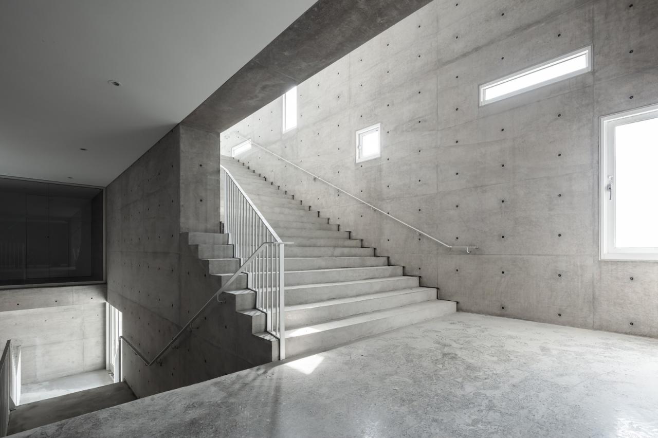 BIM建筑|垂直教堂,淡江教堂 / Behet Bondzio Lin Architekten BIM建筑|垂直教堂,淡江教堂 / Behet Bondzio Lin Architekten