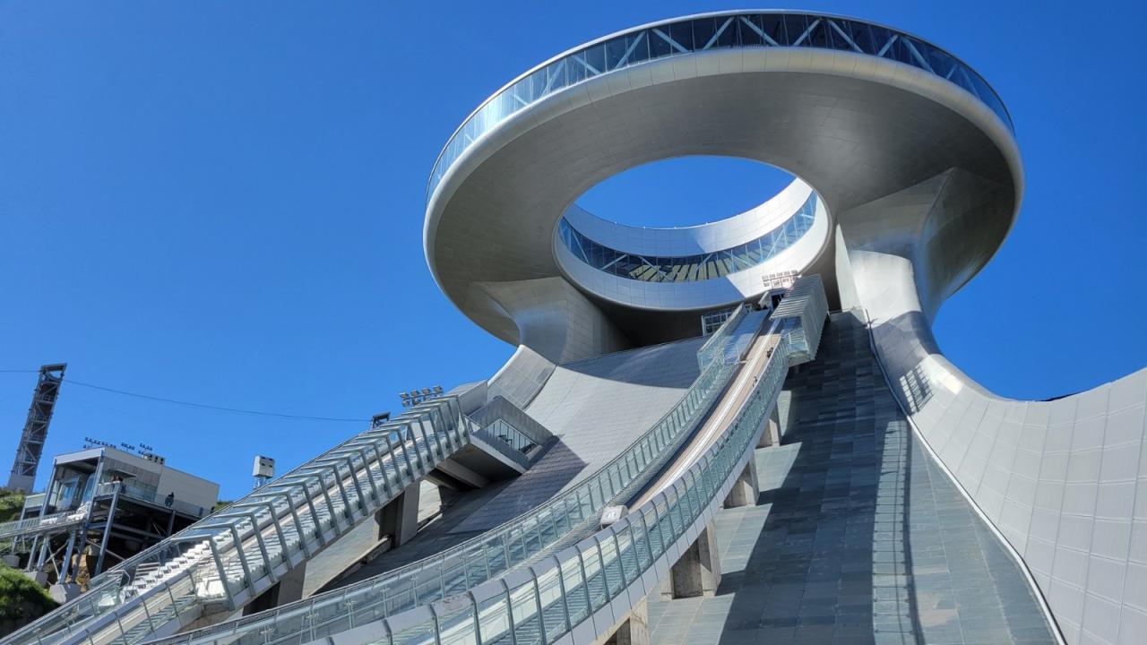 BIM建筑|国家跳台滑雪中心 / THAD 清华大学建筑设计研究院 BIM建筑|国家跳台滑雪中心 / THAD 清华大学建筑设计研究院