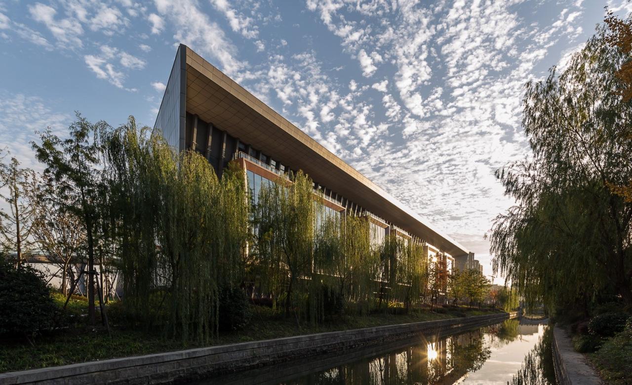 BIM建筑|踏着云朵去奔跑:杭州李宁体育园一期项目 / 柏涛建筑 BIM建筑|踏着云朵去奔跑:杭州李宁体育园一期项目 / 柏涛建筑