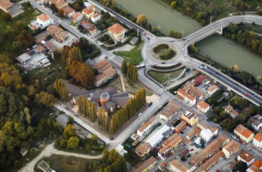 BIM建筑|悬挂式屋顶:教堂与教区综合体 / Miralles Tagliabue EMBT-BIM建筑网