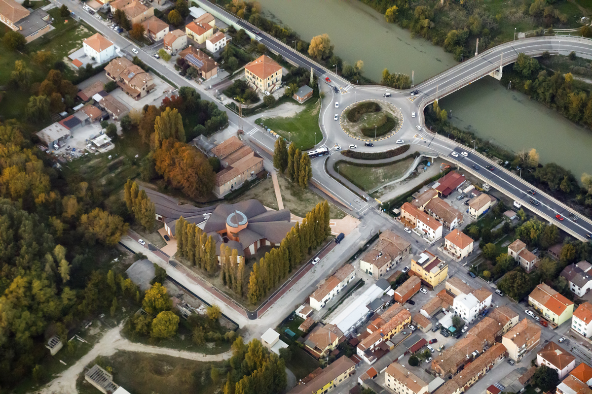 BIM建筑|悬挂式屋顶:教堂与教区综合体 / Miralles Tagliabue EMBT BIM建筑|悬挂式屋顶:教堂与教区综合体 / Miralles Tagliabue EMBT