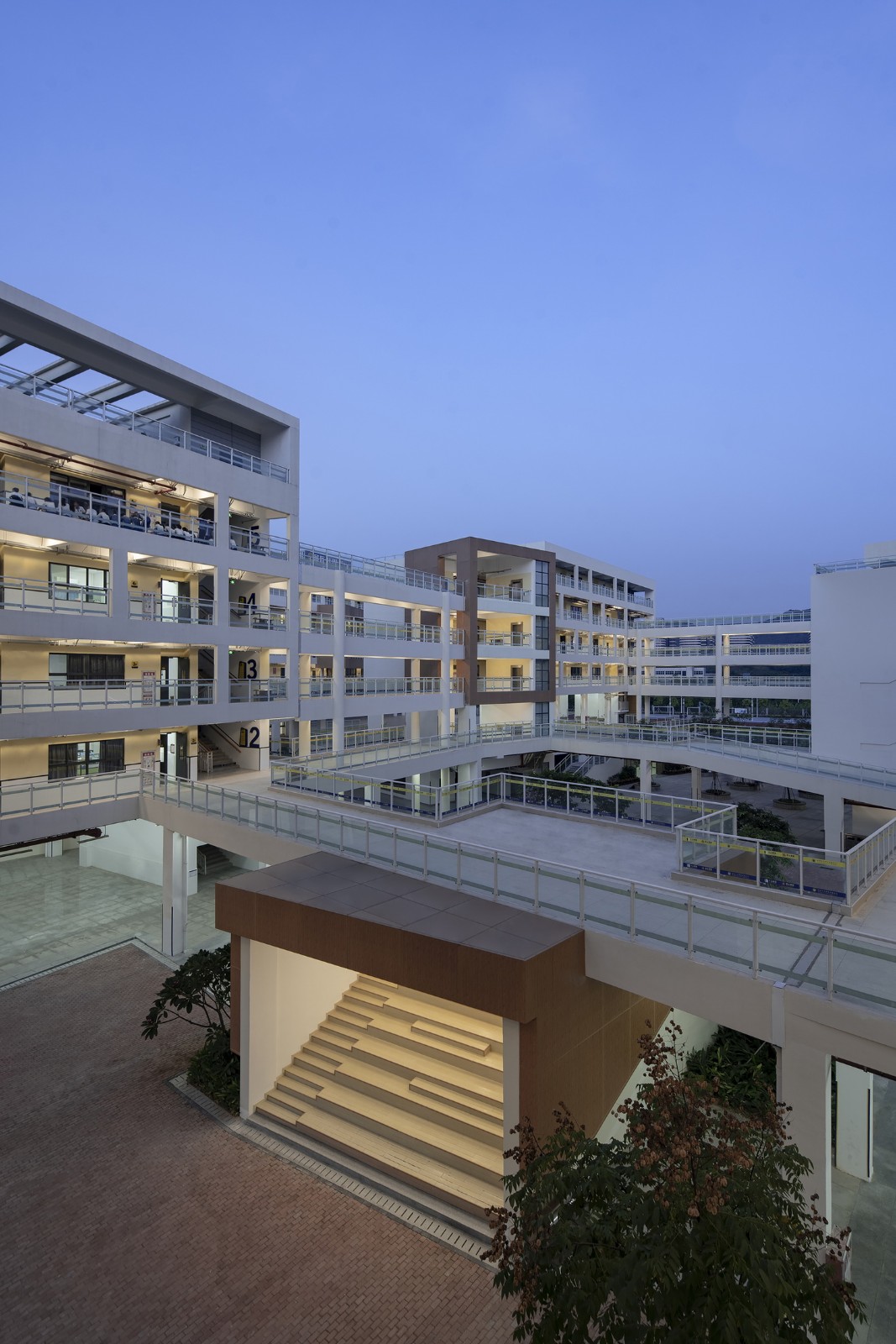 BIM建筑|深圳光明新区凤凰学校 / 深圳大学建筑设计研究院“钟中+钟波涛”工作室 BIM建筑|深圳光明新区凤凰学校 / 深圳大学建筑设计研究院“钟中+钟波涛”工作室