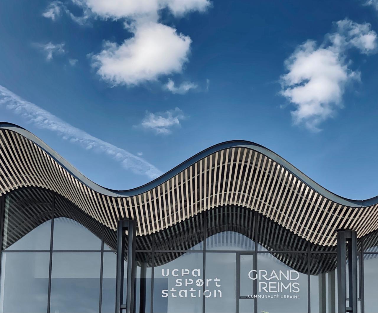 BIM建筑|波浪形屋面,UCPA大兰斯体育场 / Marc Mimram BIM建筑|波浪形屋面,UCPA大兰斯体育场 / Marc Mimram