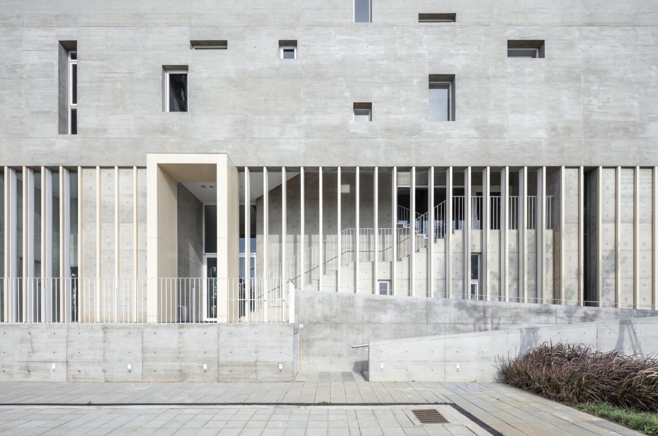 BIM建筑|垂直教堂,淡江教堂 / Behet Bondzio Lin Architekten BIM建筑|垂直教堂,淡江教堂 / Behet Bondzio Lin Architekten