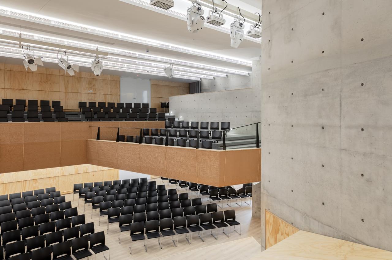 BIM建筑|垂直教堂,淡江教堂 / Behet Bondzio Lin Architekten BIM建筑|垂直教堂,淡江教堂 / Behet Bondzio Lin Architekten