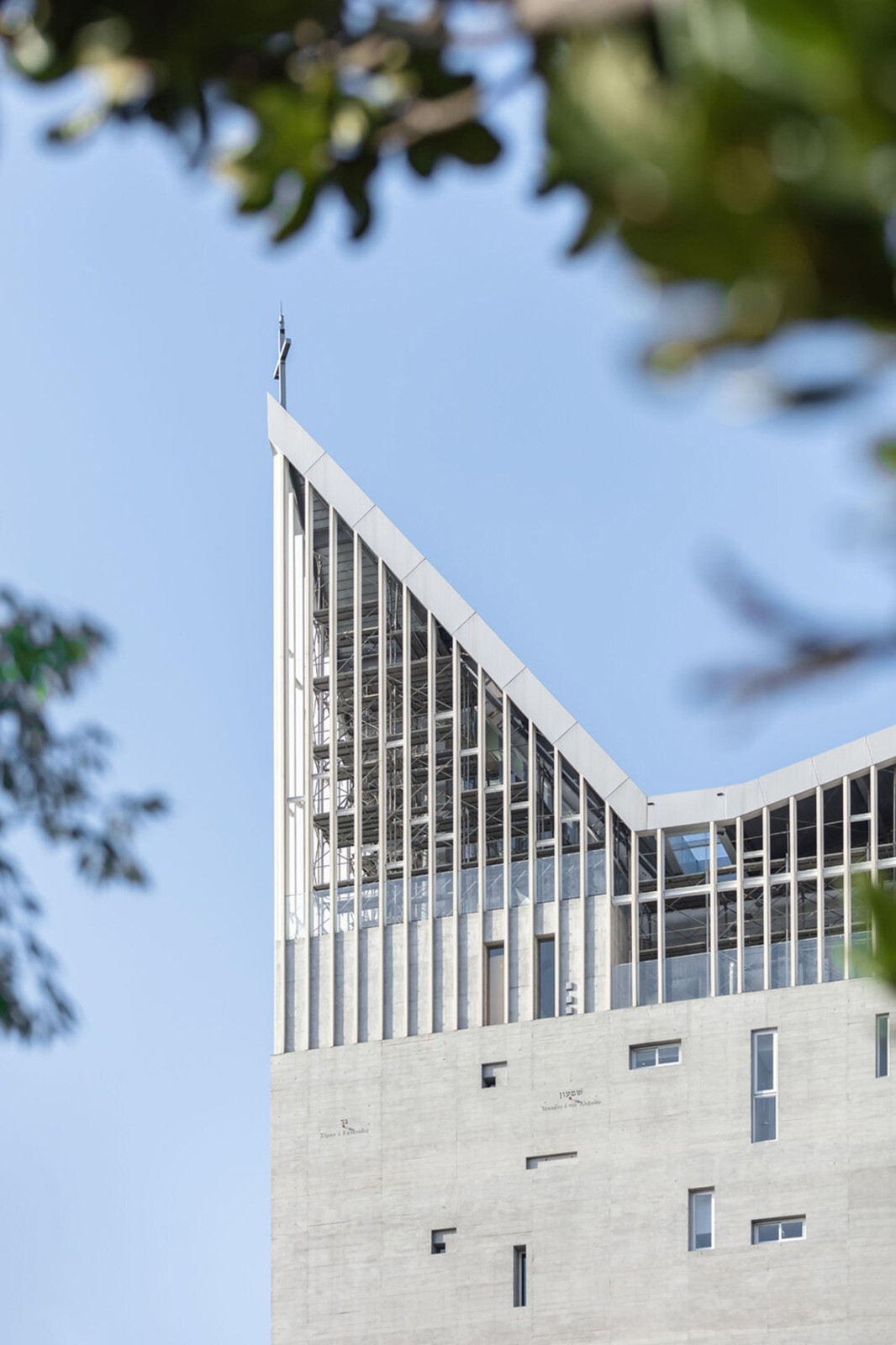 BIM建筑|垂直教堂,淡江教堂 / Behet Bondzio Lin Architekten BIM建筑|垂直教堂,淡江教堂 / Behet Bondzio Lin Architekten