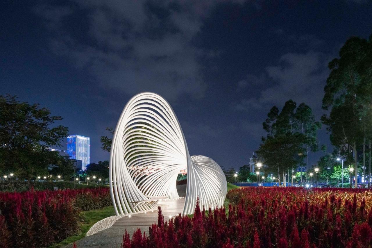 BIM建筑|花海竹亭,城市公园针灸式更新 / 竖梁社 + 华南理工大学建筑学院 BIM建筑|花海竹亭,城市公园针灸式更新 / 竖梁社 + 华南理工大学建筑学院