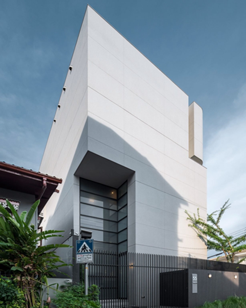 BIM建筑|泰国建筑师在曼谷创建向内的家庭住宅 BIM建筑|泰国建筑师在曼谷创建向内的家庭住宅