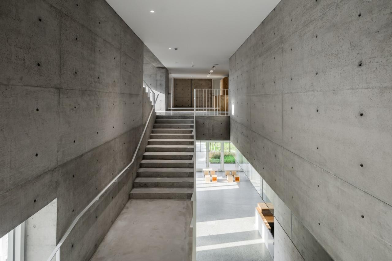 BIM建筑|垂直教堂,淡江教堂 / Behet Bondzio Lin Architekten BIM建筑|垂直教堂,淡江教堂 / Behet Bondzio Lin Architekten