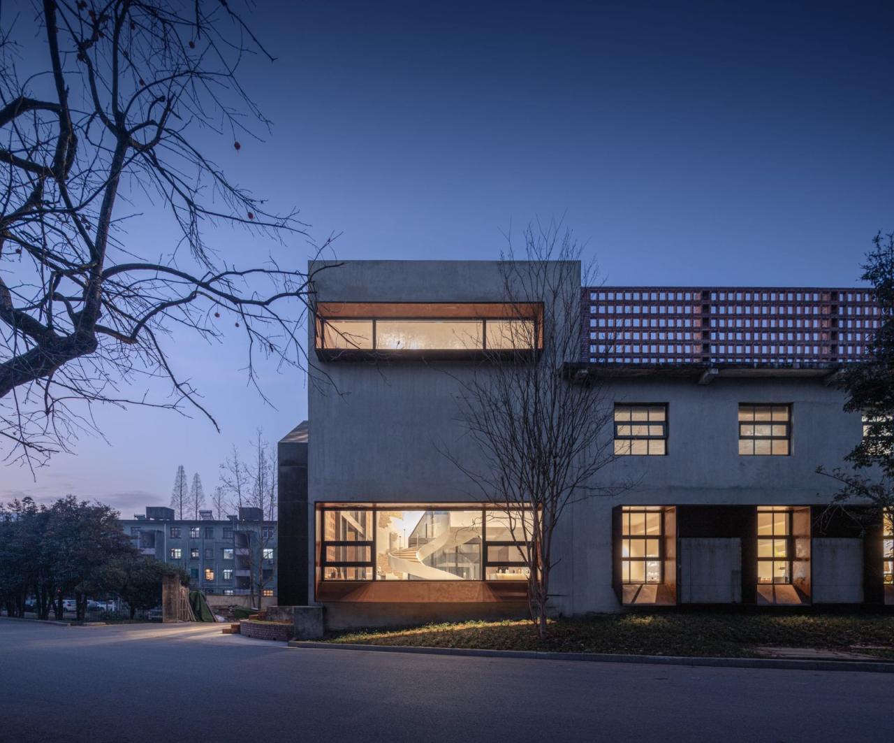 BIM建筑|龙游溪口镇乡村未来社区多功能体育馆+陶瓷专家工作站改造 / 上海严旸建筑设计工作室 BIM建筑|龙游溪口镇乡村未来社区多功能体育馆+陶瓷专家工作站改造 / 上海严旸建筑设计工作室