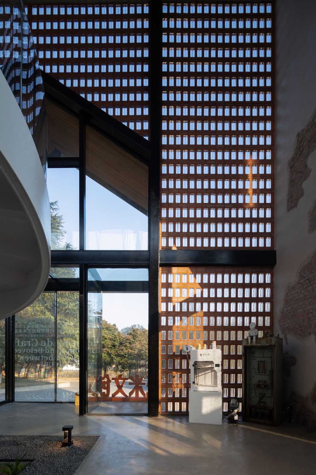 BIM建筑|龙游溪口镇乡村未来社区多功能体育馆+陶瓷专家工作站改造 / 上海严旸建筑设计工作室 BIM建筑|龙游溪口镇乡村未来社区多功能体育馆+陶瓷专家工作站改造 / 上海严旸建筑设计工作室