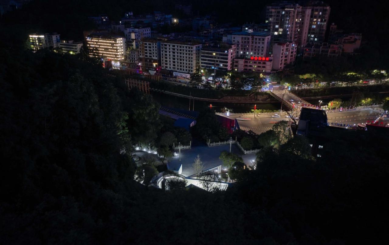 BIM建筑|遵义遗体器官捐献纪念碑 / 麟和建筑工作室 BIM建筑|遵义遗体器官捐献纪念碑 / 麟和建筑工作室