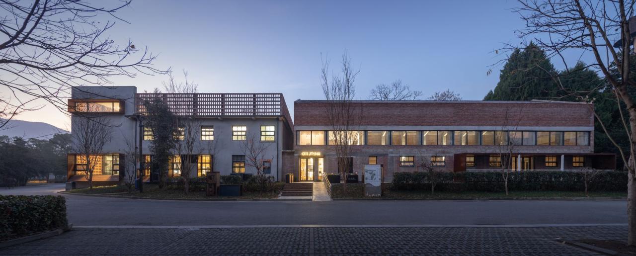 BIM建筑|龙游溪口镇乡村未来社区多功能体育馆+陶瓷专家工作站改造 / 上海严旸建筑设计工作室 BIM建筑|龙游溪口镇乡村未来社区多功能体育馆+陶瓷专家工作站改造 / 上海严旸建筑设计工作室