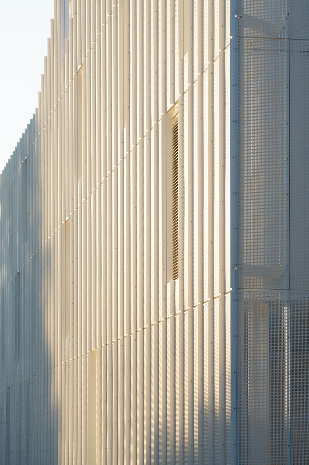 BIM建筑|诺维奇城市学院数字技术工厂 / Coffey Architects BIM建筑|诺维奇城市学院数字技术工厂 / Coffey Architects