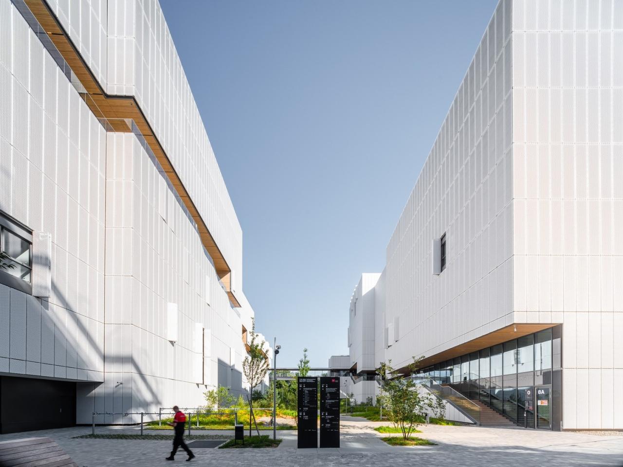 BIM建筑|莫里永学生宿舍 / 隈研吾建筑都市设计事务所 + CCHE BIM建筑|莫里永学生宿舍 / 隈研吾建筑都市设计事务所 + CCHE