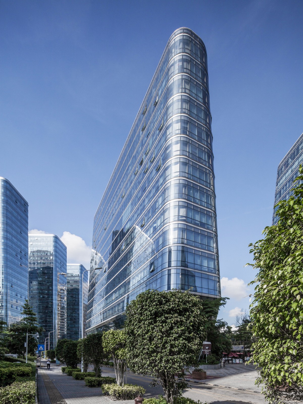 BIM建筑|南方大学科技园和B1塔楼 / Saltans Architects BIM建筑|南方大学科技园和B1塔楼 / Saltans Architects