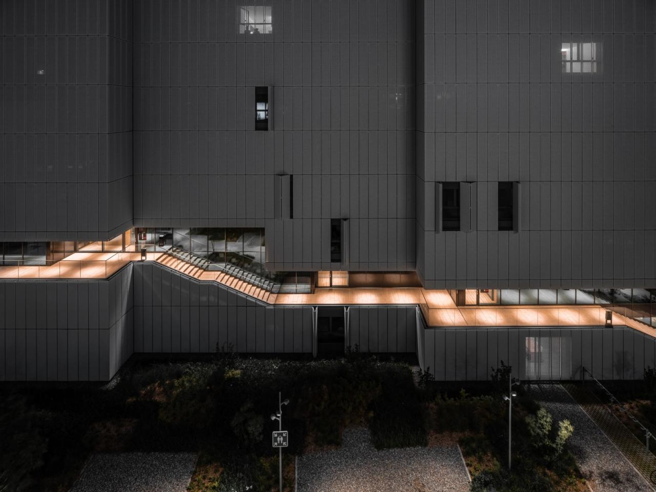 BIM建筑|莫里永学生宿舍 / 隈研吾建筑都市设计事务所 + CCHE BIM建筑|莫里永学生宿舍 / 隈研吾建筑都市设计事务所 + CCHE