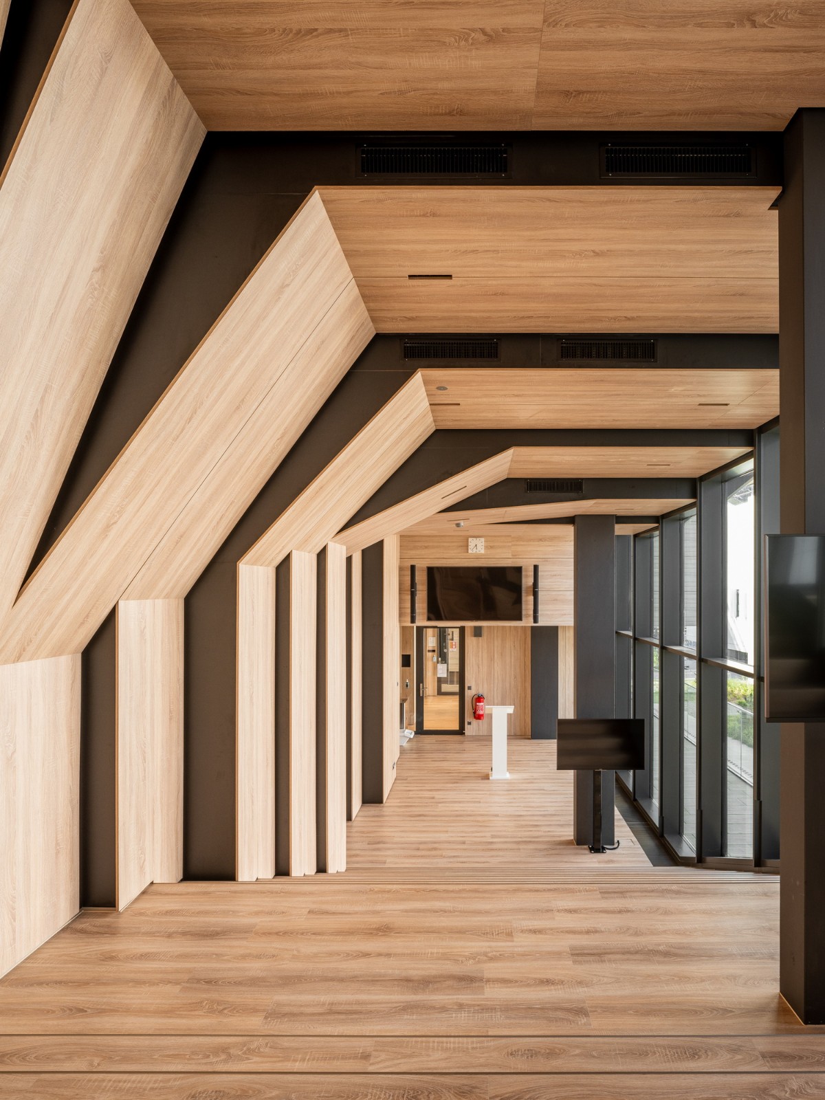 BIM建筑|莫里永学生宿舍 / 隈研吾建筑都市设计事务所 + CCHE BIM建筑|莫里永学生宿舍 / 隈研吾建筑都市设计事务所 + CCHE