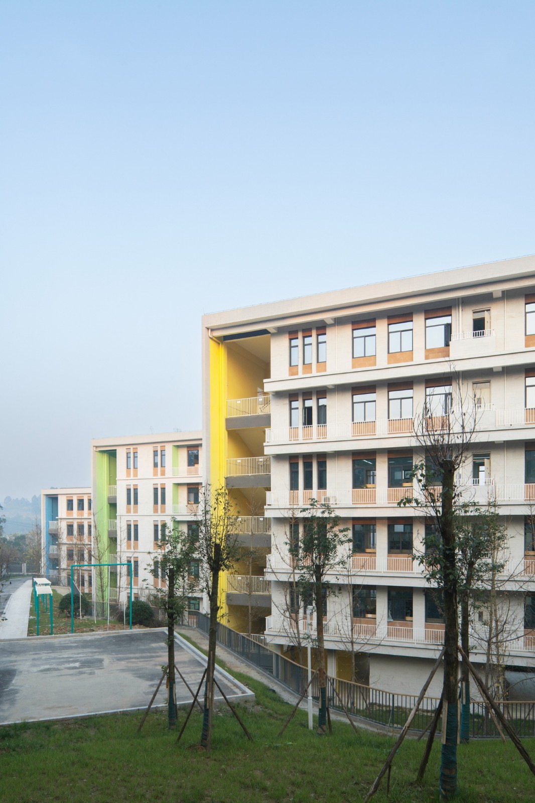 BIM建筑|黄甲小学扩建项目——秩序几何 / 本末建筑 BIM建筑|黄甲小学扩建项目——秩序几何 / 本末建筑