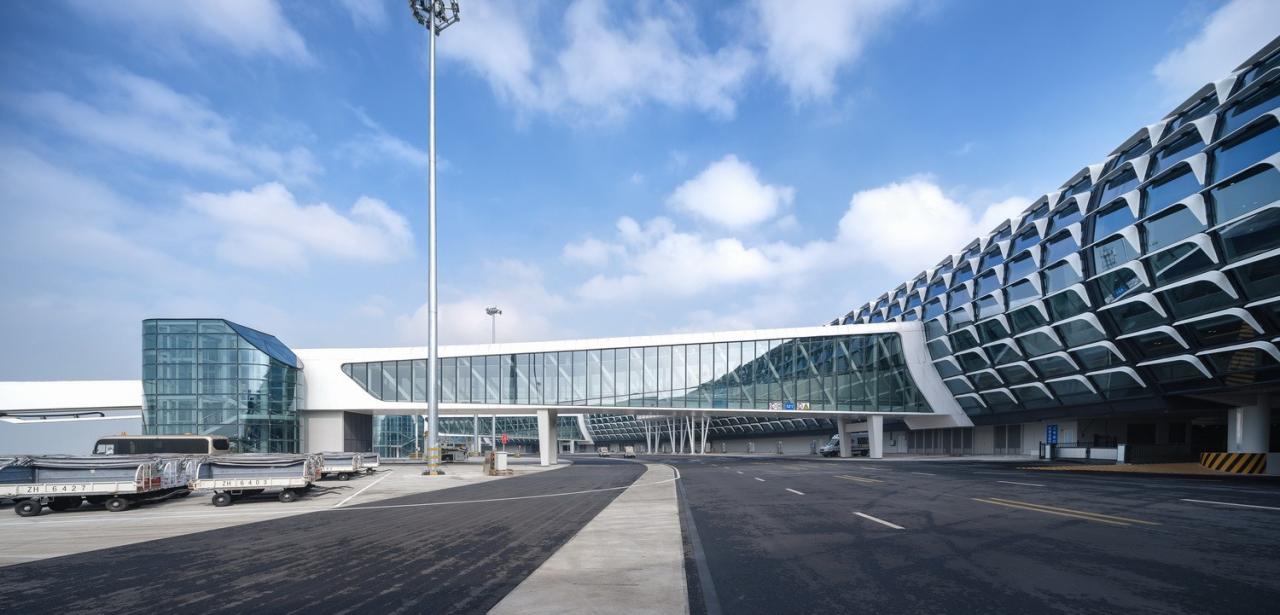 BIM建筑|航空建筑新标杆:深圳宝安国际机场卫星厅 / GDAD、Aedas、兰德隆与布朗 BIM建筑|航空建筑新标杆:深圳宝安国际机场卫星厅 / GDAD、Aedas、兰德隆与布朗