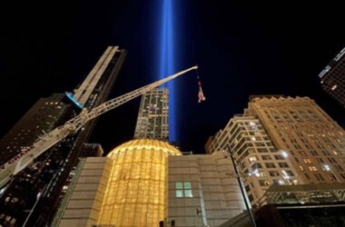 BIM建筑|卡拉特拉瓦的世贸中心教堂首次照明-BIM建筑网