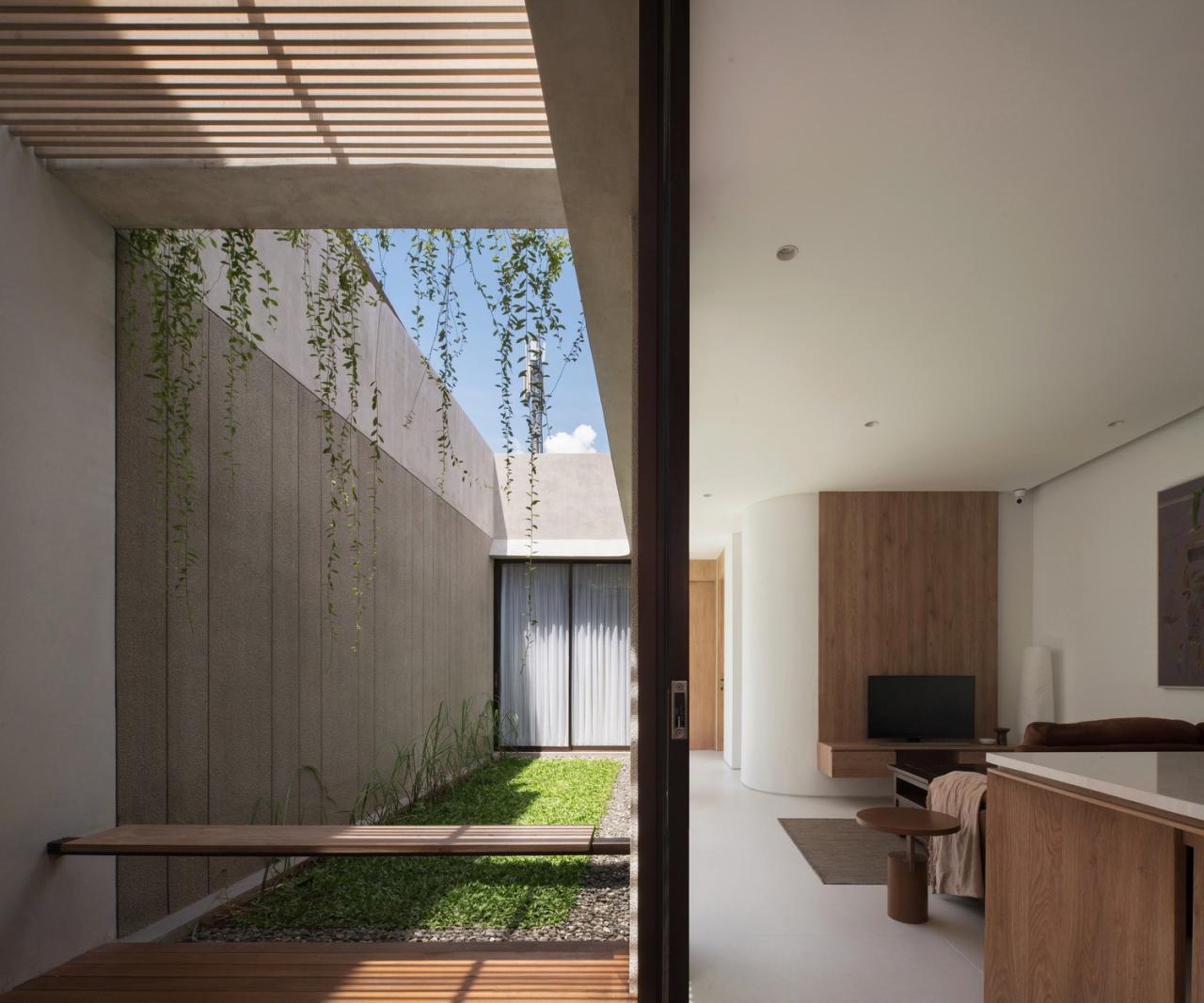 BIM建筑|狭长地形下的独立住宅:YD 住宅 / Isso Architects BIM建筑|狭长地形下的独立住宅:YD 住宅 / Isso Architects
