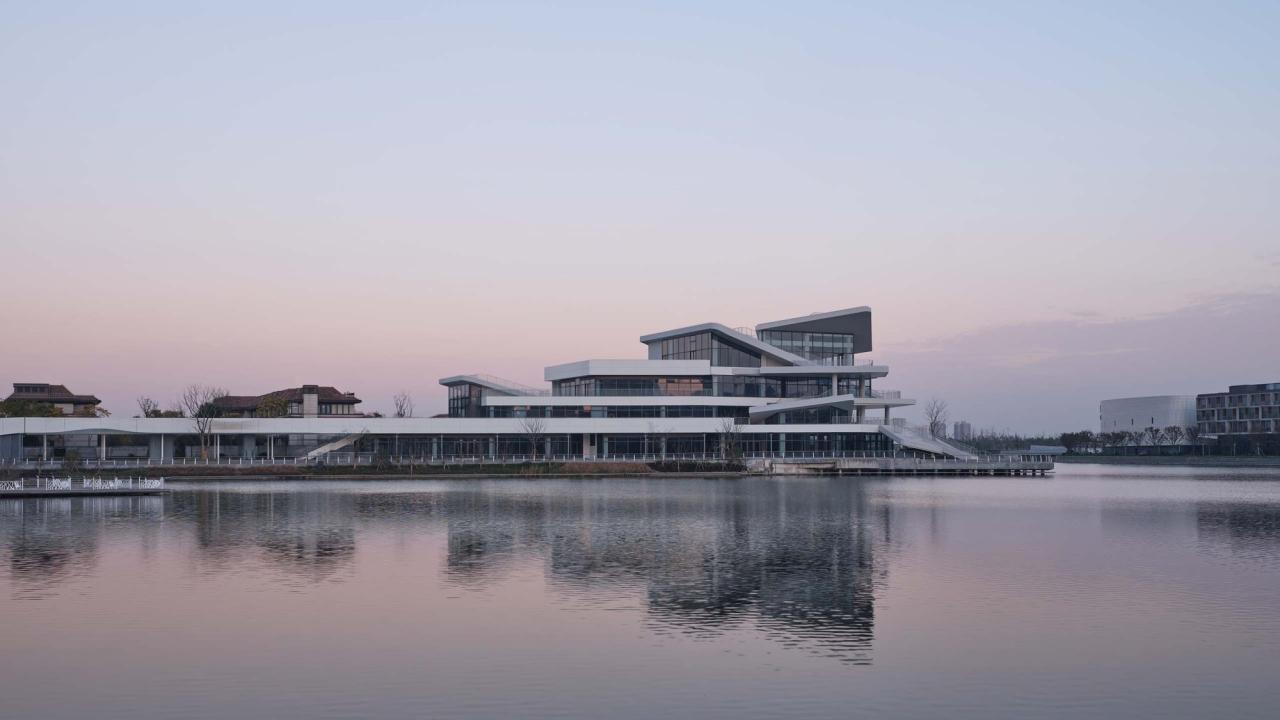 BIM建筑|漫游白色切片,上海之鱼 / 同济原作设计工作室 BIM建筑|漫游白色切片,上海之鱼 / 同济原作设计工作室