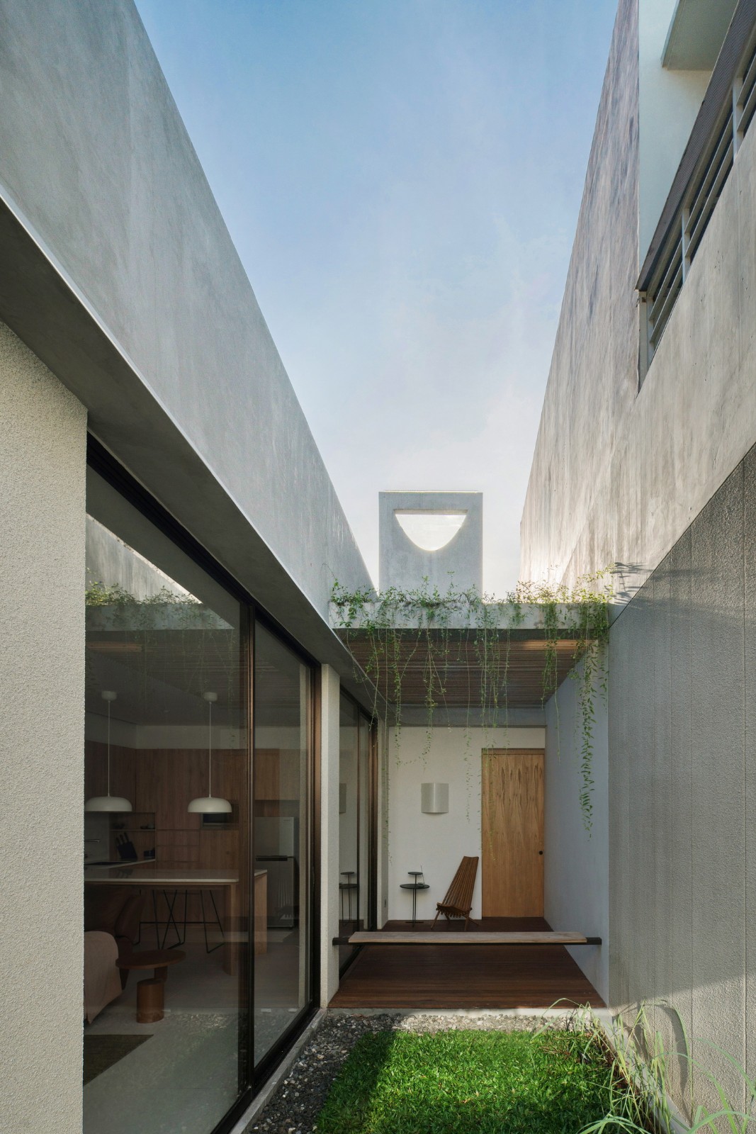 BIM建筑|狭长地形下的独立住宅:YD 住宅 / Isso Architects BIM建筑|狭长地形下的独立住宅:YD 住宅 / Isso Architects