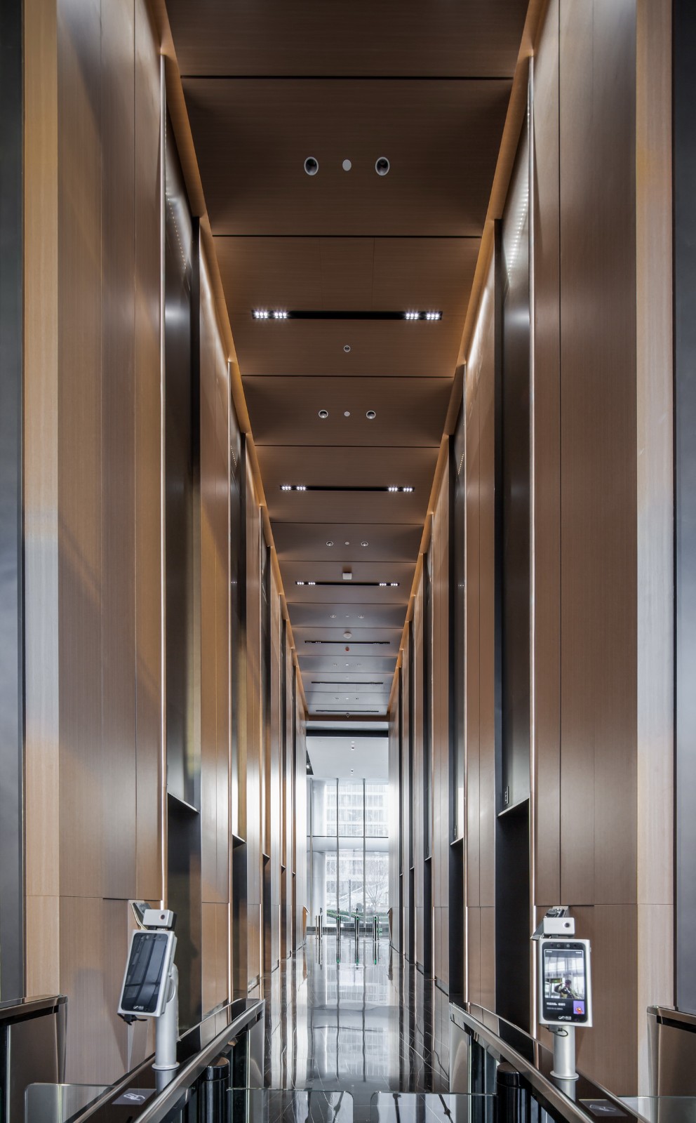 BIM建筑|城市天际线的重塑与街道生活的缝合:武汉中海中心 / 柏涛设计 BIM建筑|城市天际线的重塑与街道生活的缝合:武汉中海中心 / 柏涛设计
