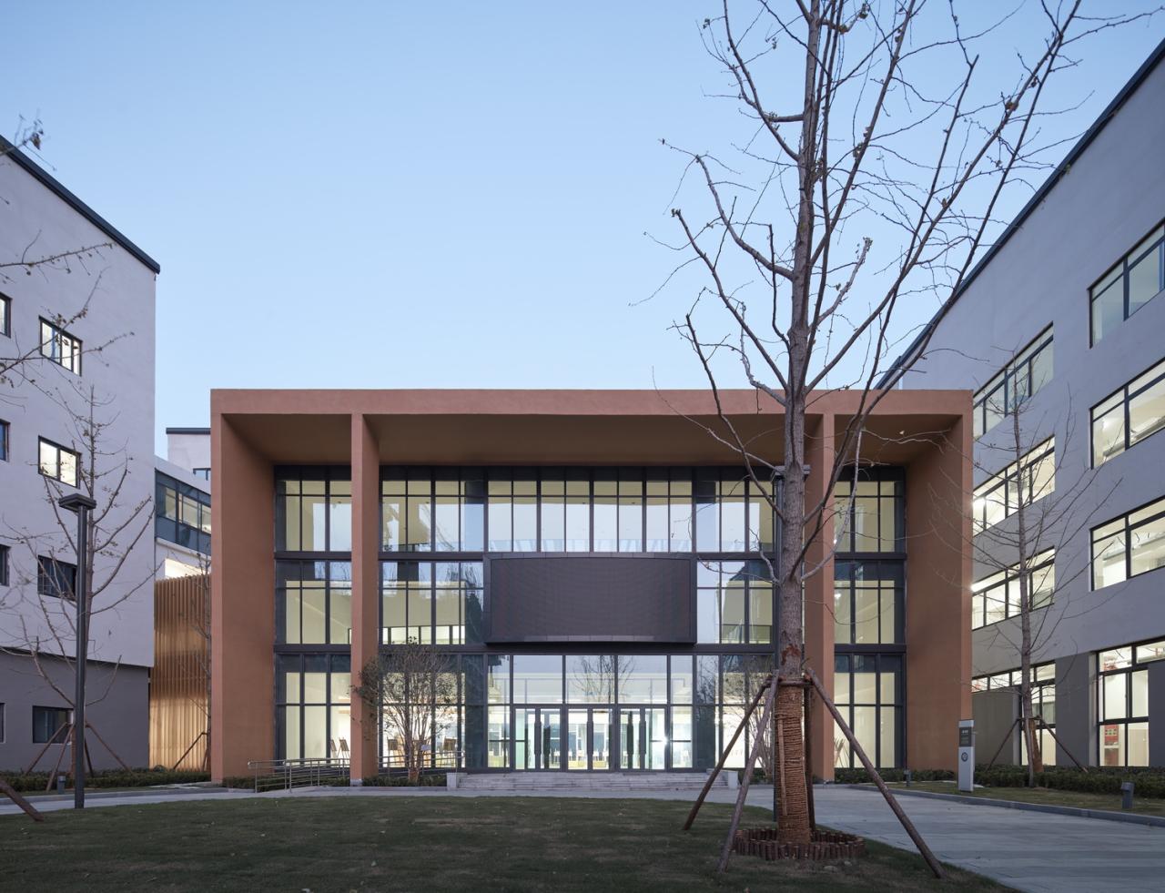 BIM建筑|“时间的容器”——郑州爱华国际学校 / UA尤安设计 BIM建筑|“时间的容器”——郑州爱华国际学校 / UA尤安设计