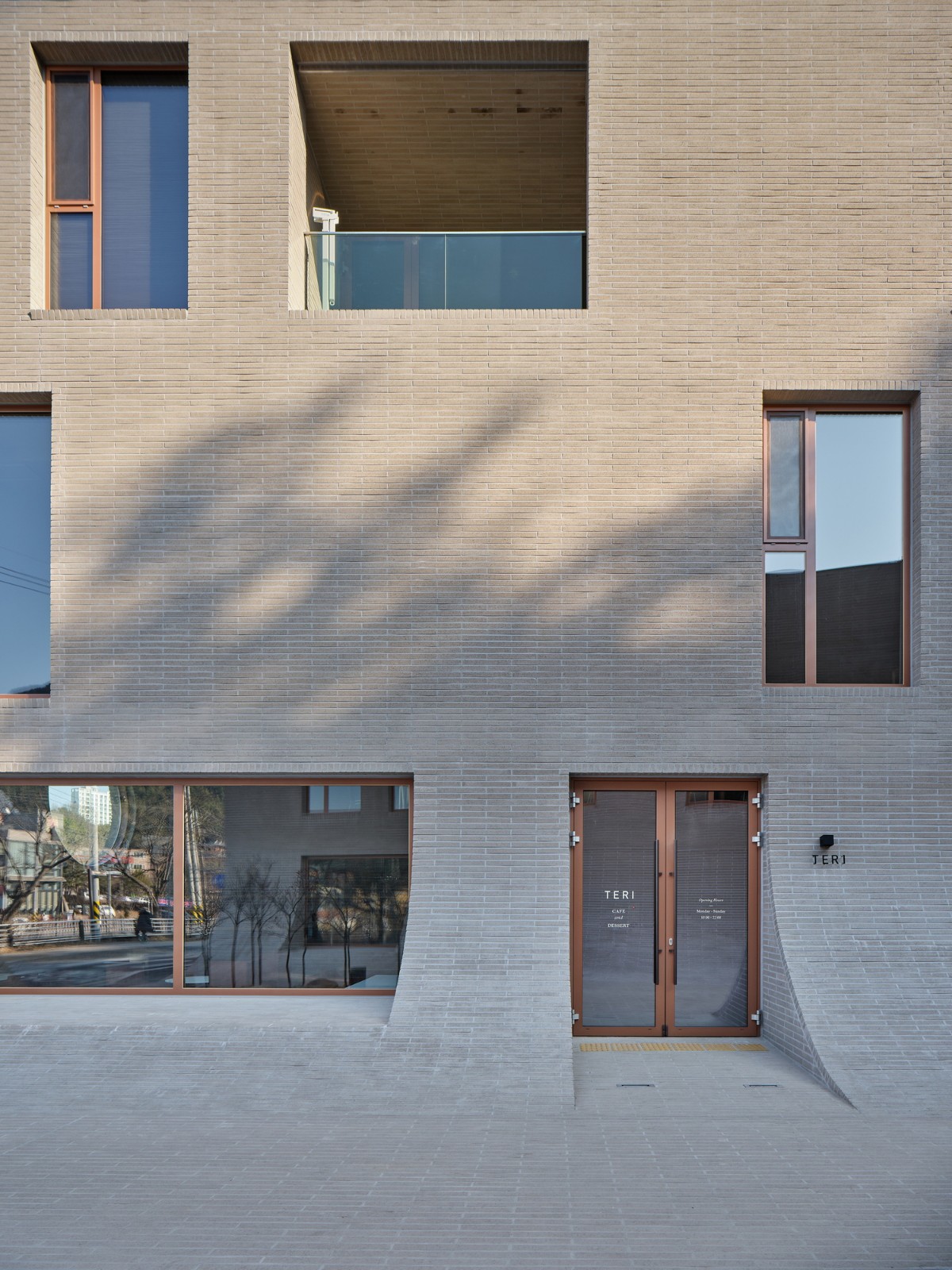 BIM建筑|流水墙体,泰瑞咖啡馆 / NAMELESS Architecture BIM建筑|流水墙体,泰瑞咖啡馆 / NAMELESS Architecture