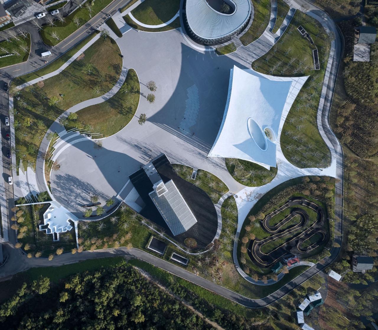 BIM建筑|阿朵小镇公共卫生间 / 栖城设计 BIM建筑|阿朵小镇公共卫生间 / 栖城设计