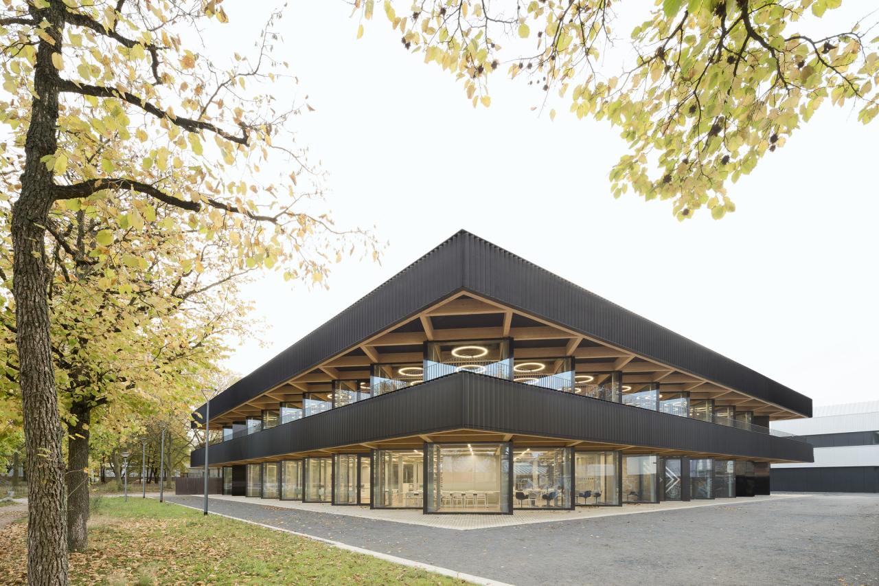 BIM建筑|旋转45度,校园食堂与媒体中心 / wulf architekten BIM建筑|旋转45度,校园食堂与媒体中心 / wulf architekten